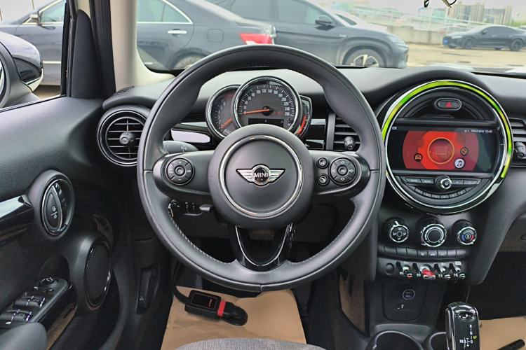 Used MINI 2019 1.5T COOPER Classic Edition Five-Door Version Steering Wheel