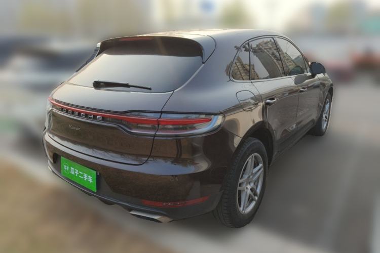 Used Porsche Macan 2018 Macan 2.0T Rear Right 45 Deg