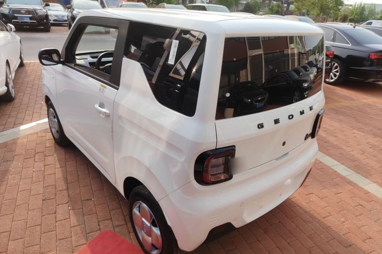 Used Geely Galaxy Panda 2024 Panda Mini 200km Endurance Bear Exterior 2