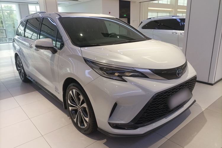 Used Toyota Granvia 2022 2.5L Hybrid Premium Edition
