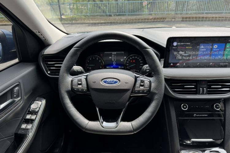 Used Ford Escape 2020 EcoBoost 245 Two-Wheel-Drive Titanium Edition Interior 2