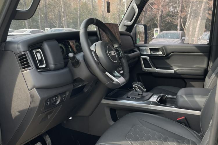 Used 212 T01 2024 2.0T Mechanic
