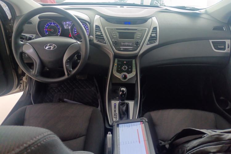 Used Hyundai Elantra (5th Generation / Langdong) 2016 1.6L Automatic Smart Version