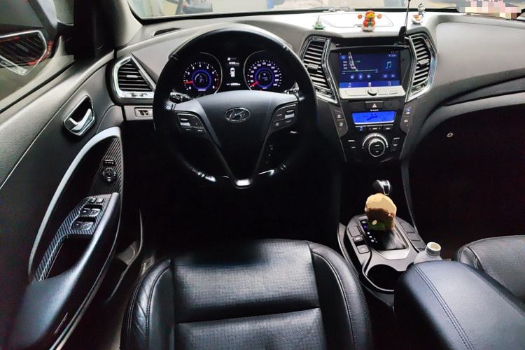 Used Hyundai Santa Fe 2013 2.4L Automatic Two-Wheel Drive Smart Version