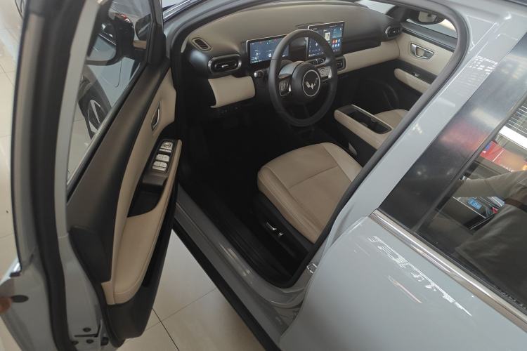 Used Wuling Bingo PLUS 2024 510 km Flagship Edition Four-Seater Version
