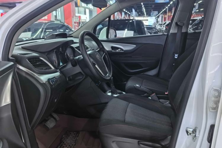 Used Buick Encore 2015 1.4T Automatic Two-Wheel Drive Urban Elite Version Interior 3