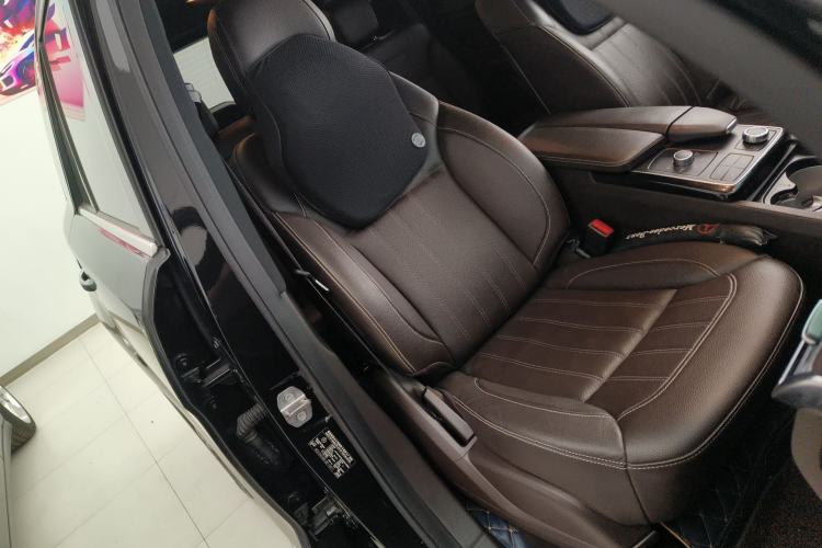 Used Mercedes-Benz GLE 2018 GLE 400 4MATIC Exclusive Edition Right Front Seat