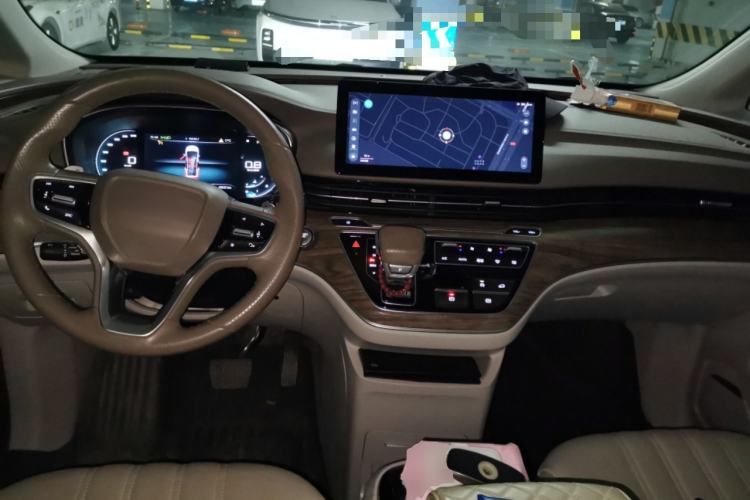 Used Roewe iMAX8 2023 400TGI Comfort Edition Center Console