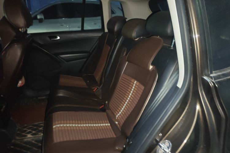 Used Volkswagen Tiguan 2015 1.8TSI Automatic Two-Wheel Drive Trend Edition Left Rear Seat