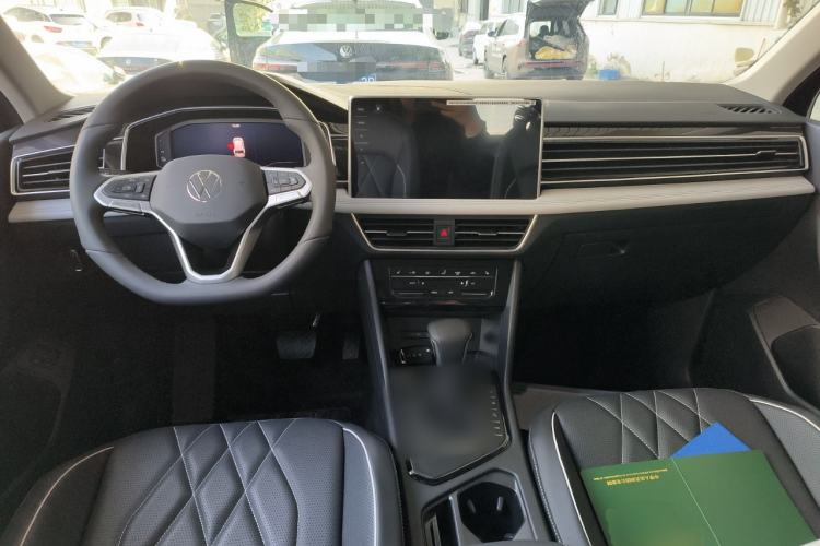 Used Volkswagen Tiguan L New Energy 2023 430 PHEV Plug-in Hybrid Prestige Edition Center Console