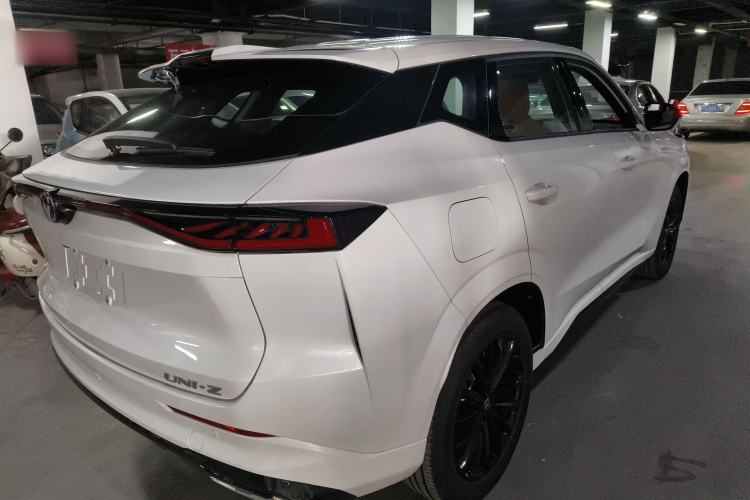 Used Changan UNI-Z New Energy 2024 Blue Whale Smart Electric iDD 125km Leading Model
