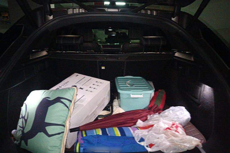 Used Land Rover Range Velar 2017 P380 R-DYNAMIC SE Trunk