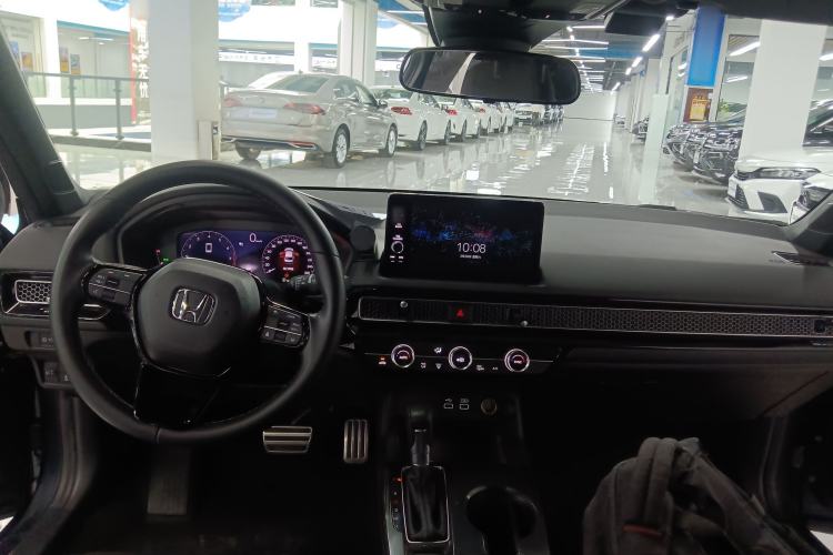 Used Honda Civic 2022 240TURBO CVT Dynamic Edition Center Console