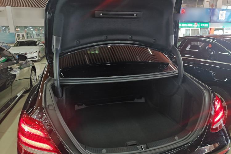 Used Mercedes-Benz E-Class 2019 Restyled E 300 L Sporty and Stylish Edition Trunk