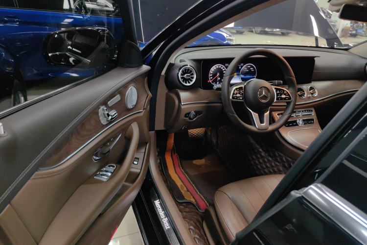 Used Mercedes-Benz E-Class 2019 Facelifted E 300 L Stylish Version Driver Seat