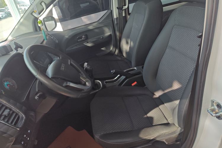 Used Jinbei Gold Hiace 2021 2.0L Passenger Vehicle Engineering Lion 6 Seats