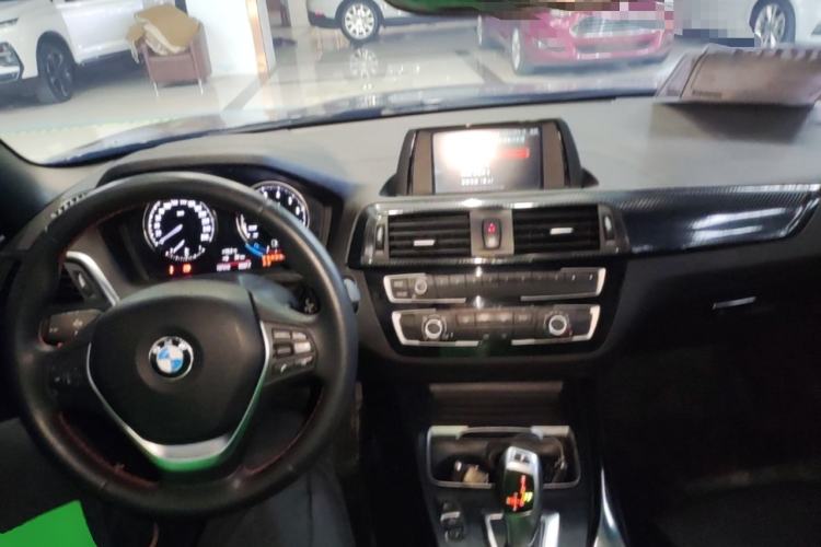 Used BMW 2 Series 2018 220i Convertible Coupe Sports Design Package Center Console