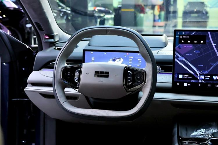 Used Geely Galaxy 8 2025 130km EM-i Flagship Edition Interior 4