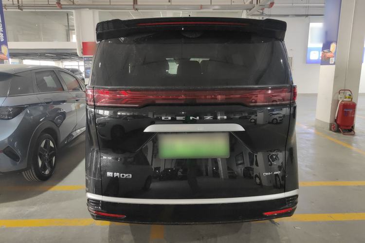 Used Denza D9 2022 DM-i 970 Four-Wheel Drive Prestige Model Rear