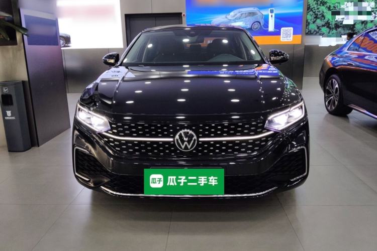 Used Volkswagen Passat 2022 330TSI Starry Luxury Edition – Exclusive Special Edition