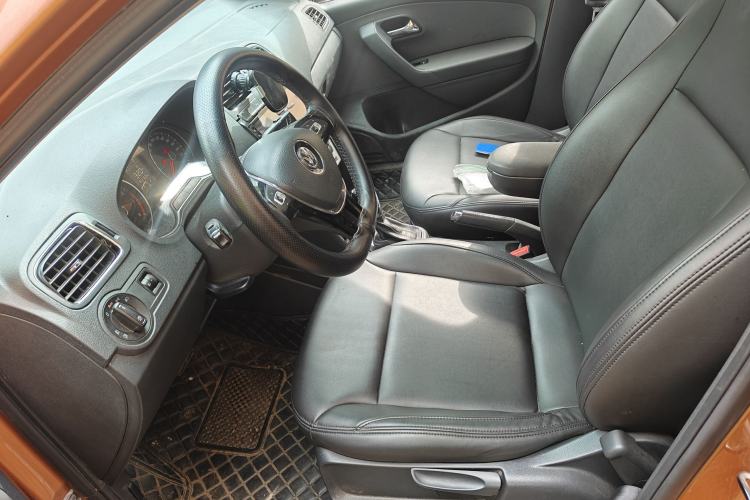 Used Volkswagen Polo 2016 1.6L Cross Polo Automatic
