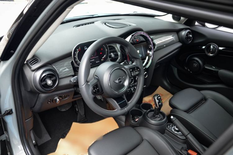 Used MINI 2022 Updated 2.0T COOPER S Classic Edition Five-Door Version Interior 8