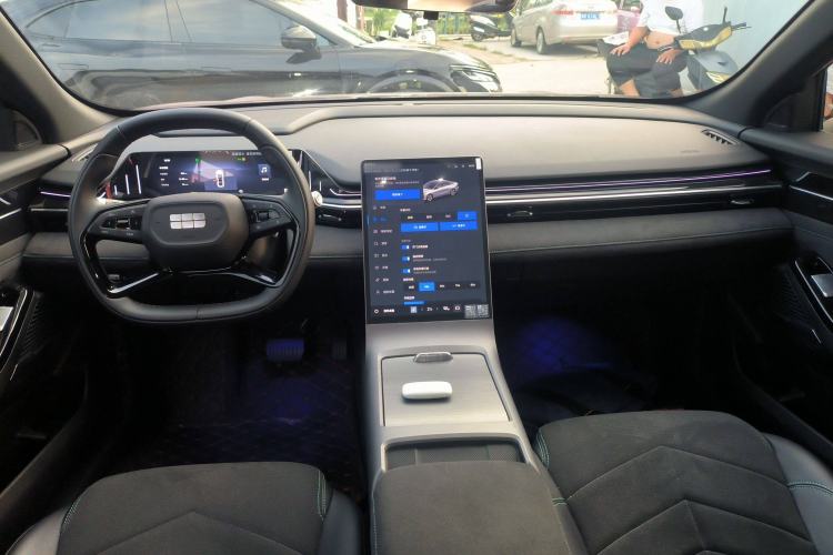 Used Geely Galaxy L6 2024 125km Creative Edition
