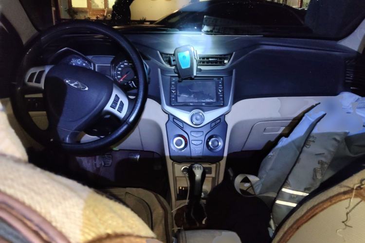 Used Chery Fengyun 2 2015 1.5L Manual New Edition Center Console