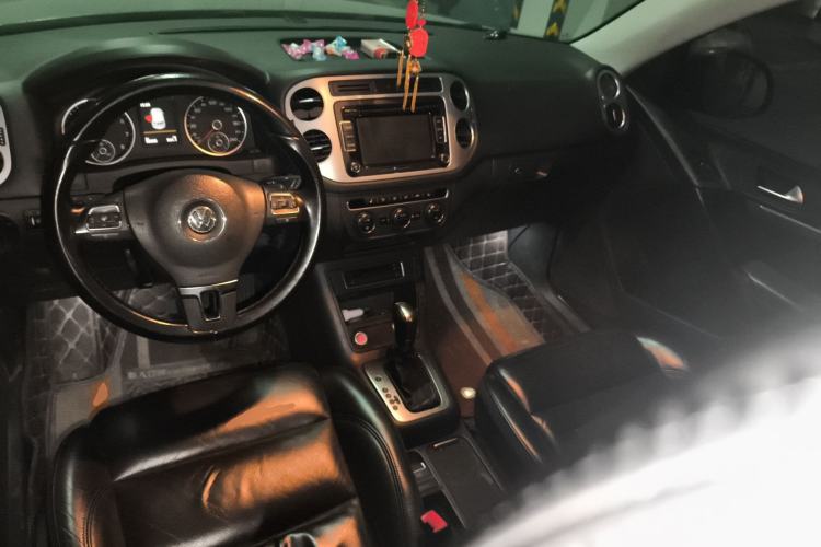 Used Volkswagen Tiguan 2015 1.8TSI Automatic Two-Wheel Drive Luxury Model Center Console