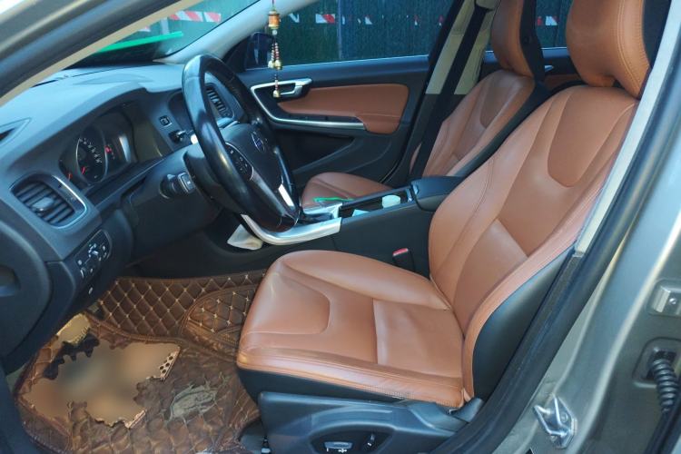 Used Volvo S60 2015 S60L 2.0T Zhiyuan Edition