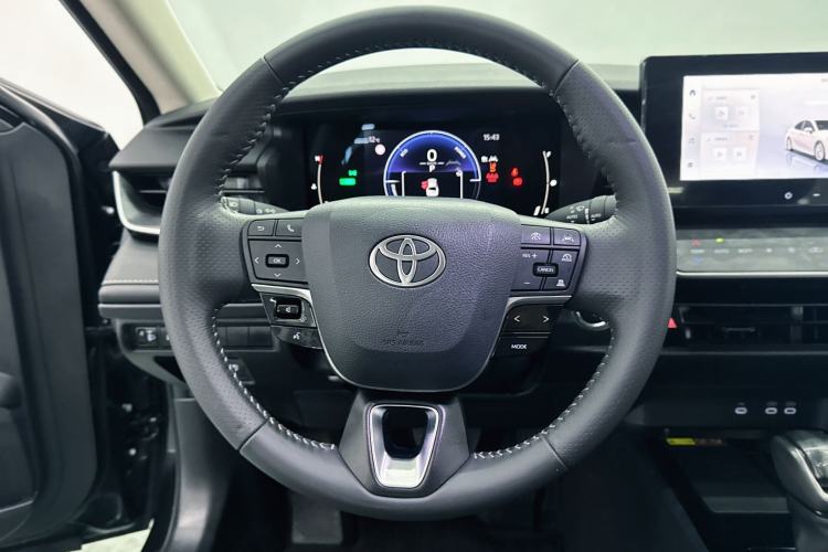 Used Toyota Camry 2024 Dual-Motor 2.0 HGVP Luxury Edition
