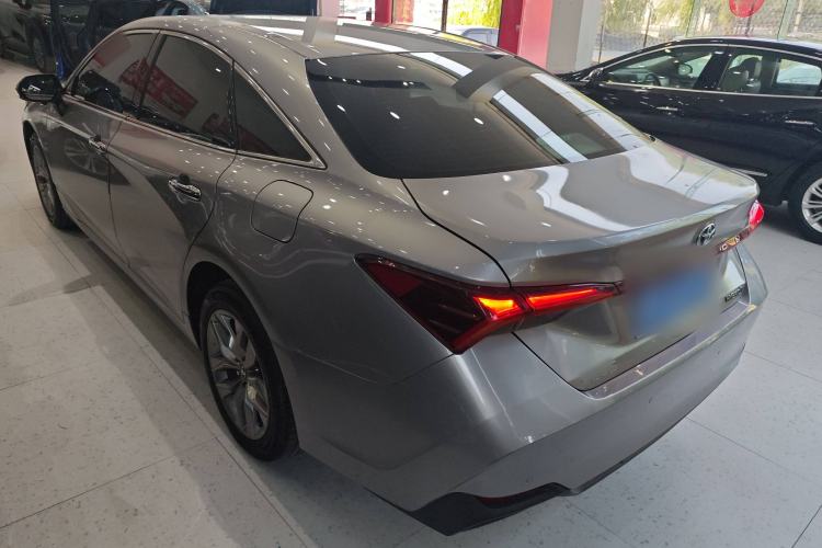 Used Toyota Avalon 2022 Dual-Engine 2.5L XLE Premium Edition Exterior 3