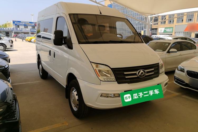 Used SAIC MAXUS Xintu V80 2021 2.0T Manual Classic Aoyuntong Short Wheelbase Mid-Roof 5/6-Seater