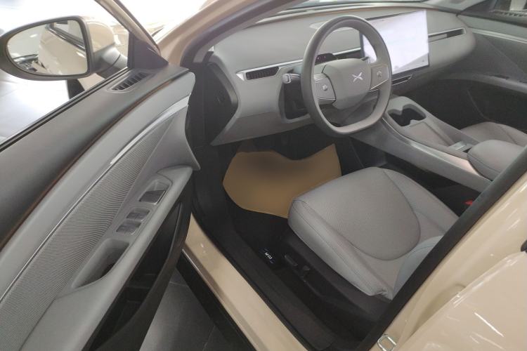 Used XPeng MONA M03 2024 620 with Ultra-Long Range Driver Seat