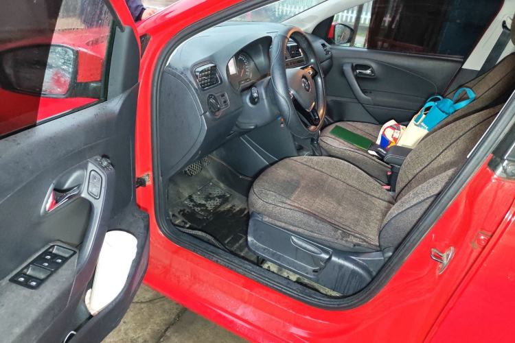 Used Volkswagen Polo 2016 1.6L Automatic Comfort Model
