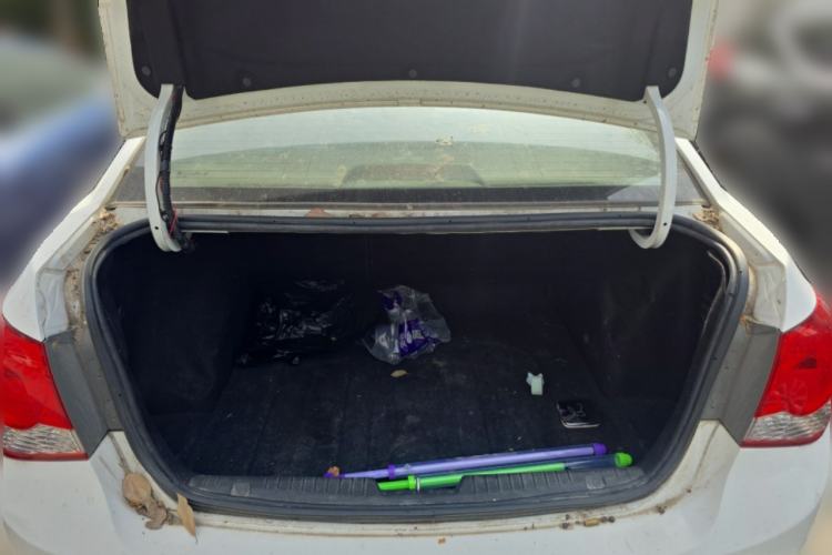 Used Chevrolet Cruze 2013 1.6L SL MT Trunk