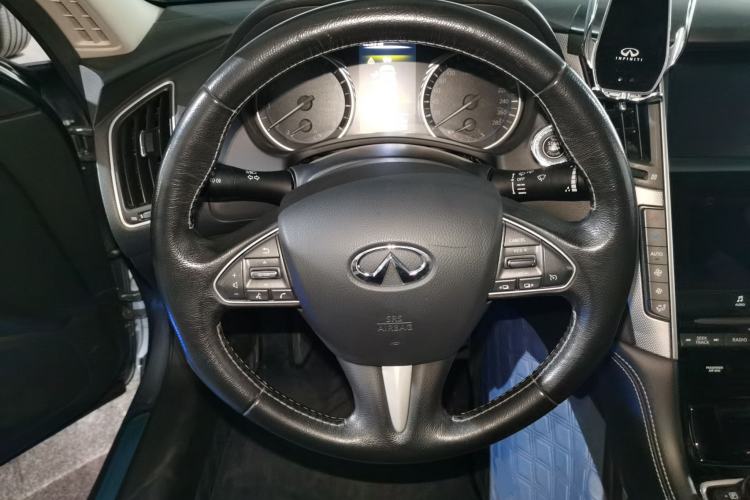 Used Infiniti Q50L 2015 2.0T Enjoyment Edition Steering Wheel