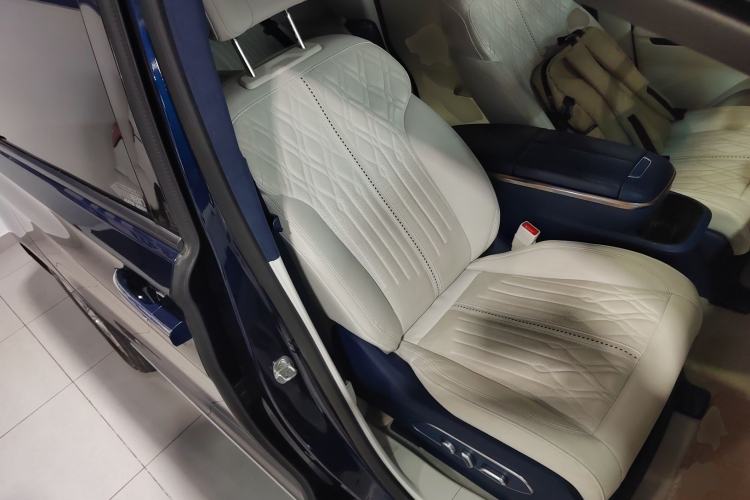 Used Buick GL8 2020 Avenir Avia Four-Seat Luxury Edition
