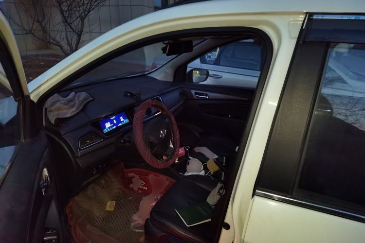 Used CHANGAN KAICHENG Oushang A600 2016 1.5L Manual Fashion 7-Seater Left Front Seat