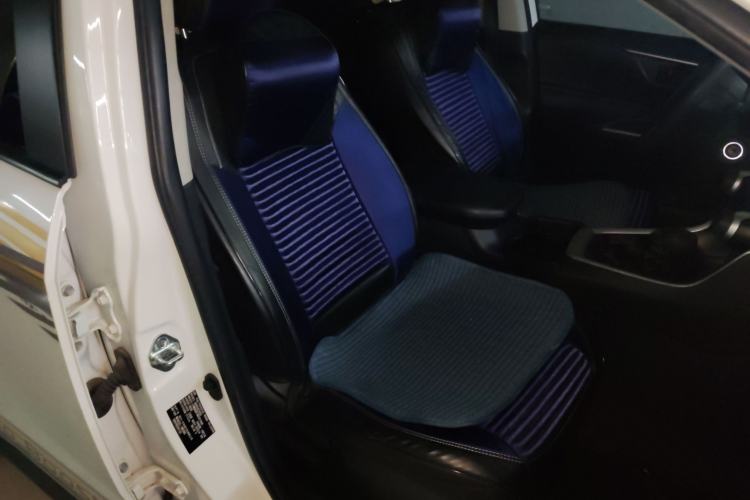 Used Toyota RAV4 2022 2.0L CVT Two-Wheel Drive Urban Edition Right Front Seat