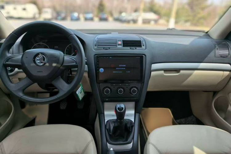 Used Skoda Octavia 2015 Classic Model 1.6L Manual Yijie Edition Exterior 6