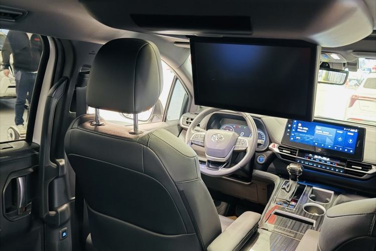 Used Toyota Sienna 2021 2.5L Hybrid Platinum Edition