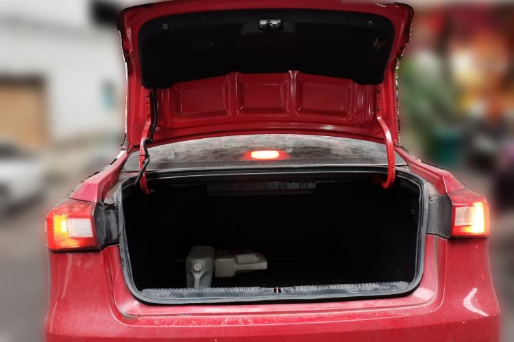 Used Roewe 360 2015 1.5L Manual Luxury Edition
