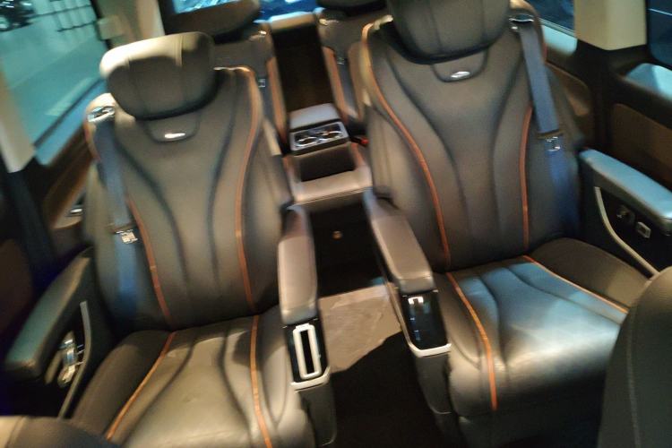 Used Mercedes-Benz Vito 2023 2.0T Elite Version 7 Seats Left Rear Seat