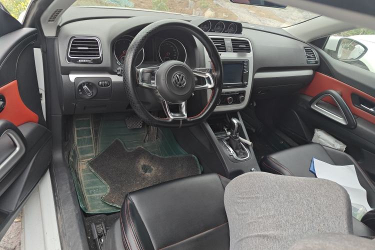 Used Volkswagen Scirocco 2015 1.4TSI Fashion Edition Center Console