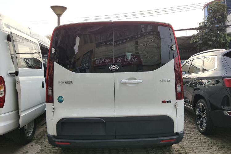 Used SAIC MAXUS Xintu V70 2023 2.0T Elite Edition Automatic Short Wheelbase Low Roof – 5/6 Seats
