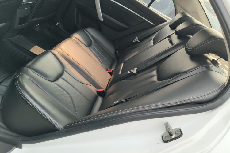 Used Geely Auto Emgrand 2017 Sedan Million Edition 1.5L Manual - Upward Version Left Rear Seat