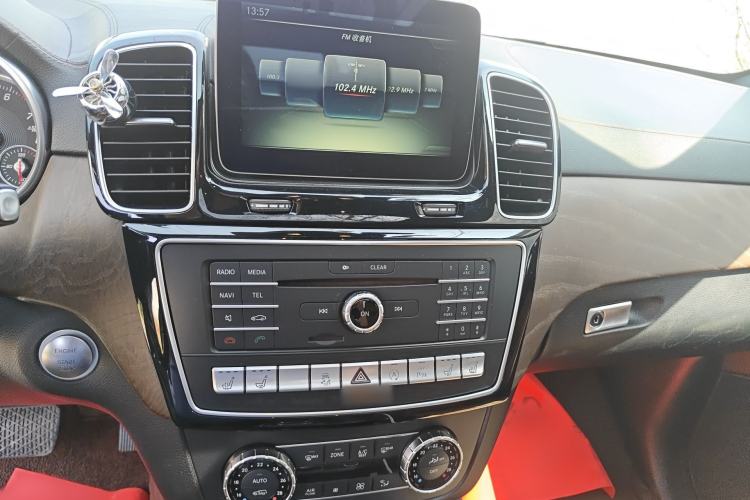 Used Mercedes-Benz GLS 2016 GLS 500 4MATIC Audio And AC Panel