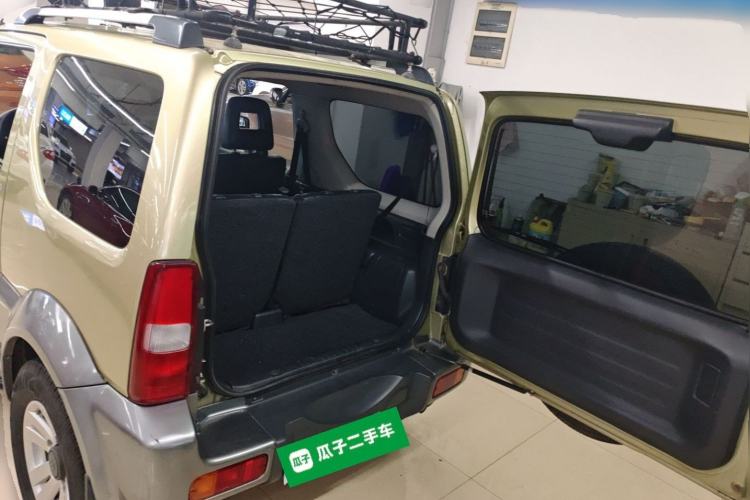 Used Suzuki Jimny 2009 1.3 AT Fashion Edition Trunk