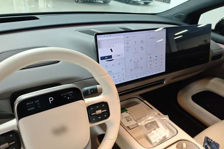 Used Li Auto i6 2025 Model Two-Wheel-Drive Standard Type